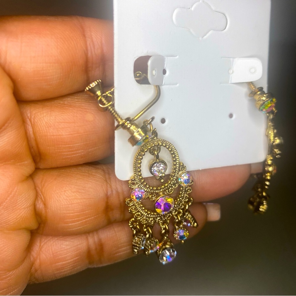 Rare & Vintage Screw-Back Iridescent Crystal Chandelier Dangle Earrings - Picture 4 of 8